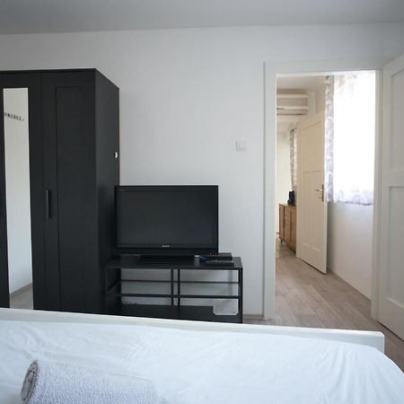 Apartment Fly Split Exterior foto