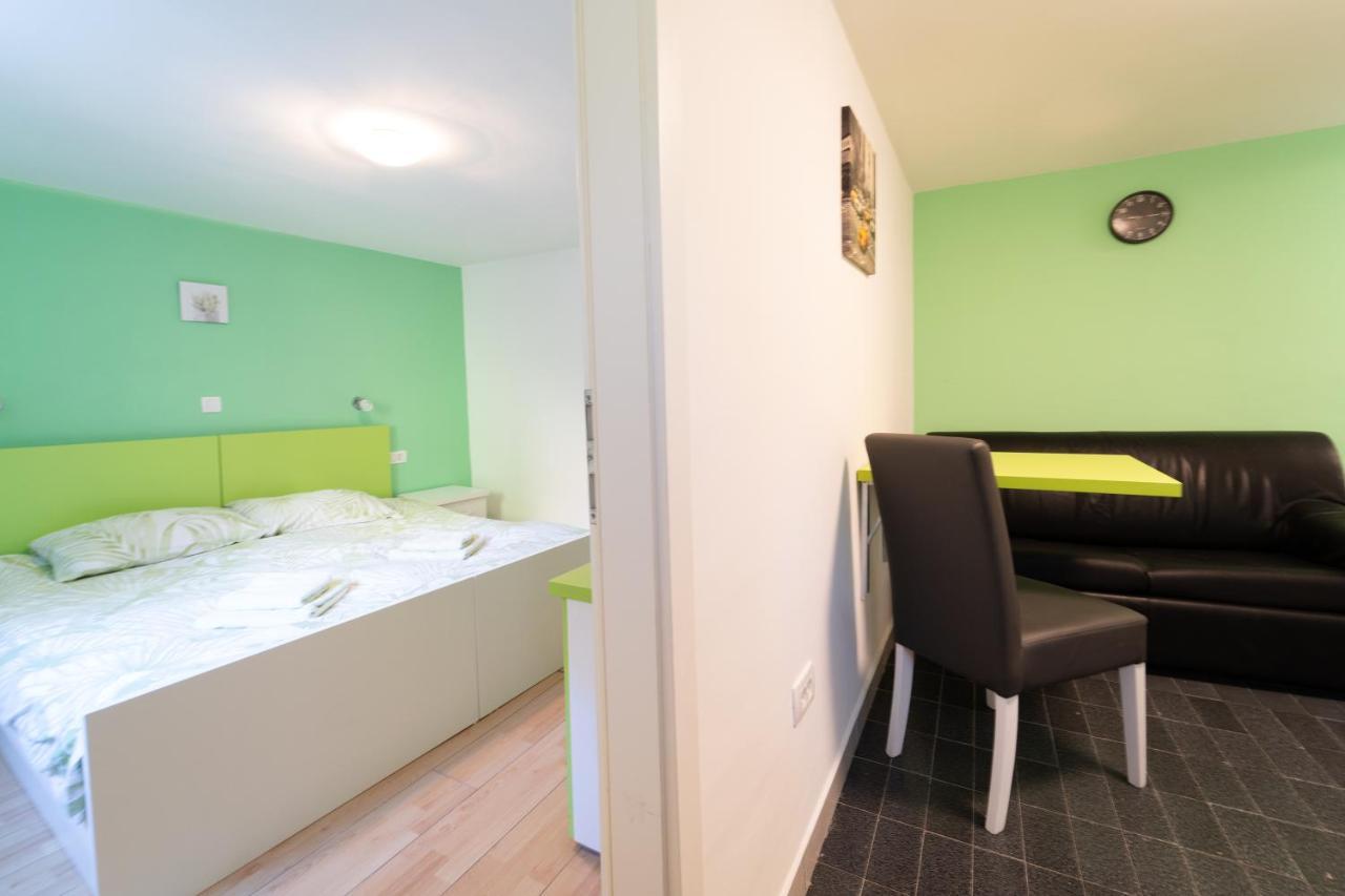 Apartment Fly Split Exterior foto