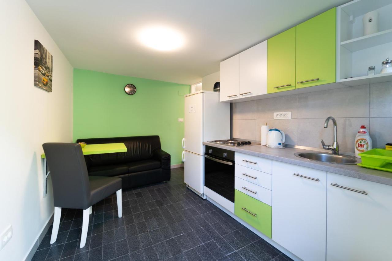 Apartment Fly Split Exterior foto