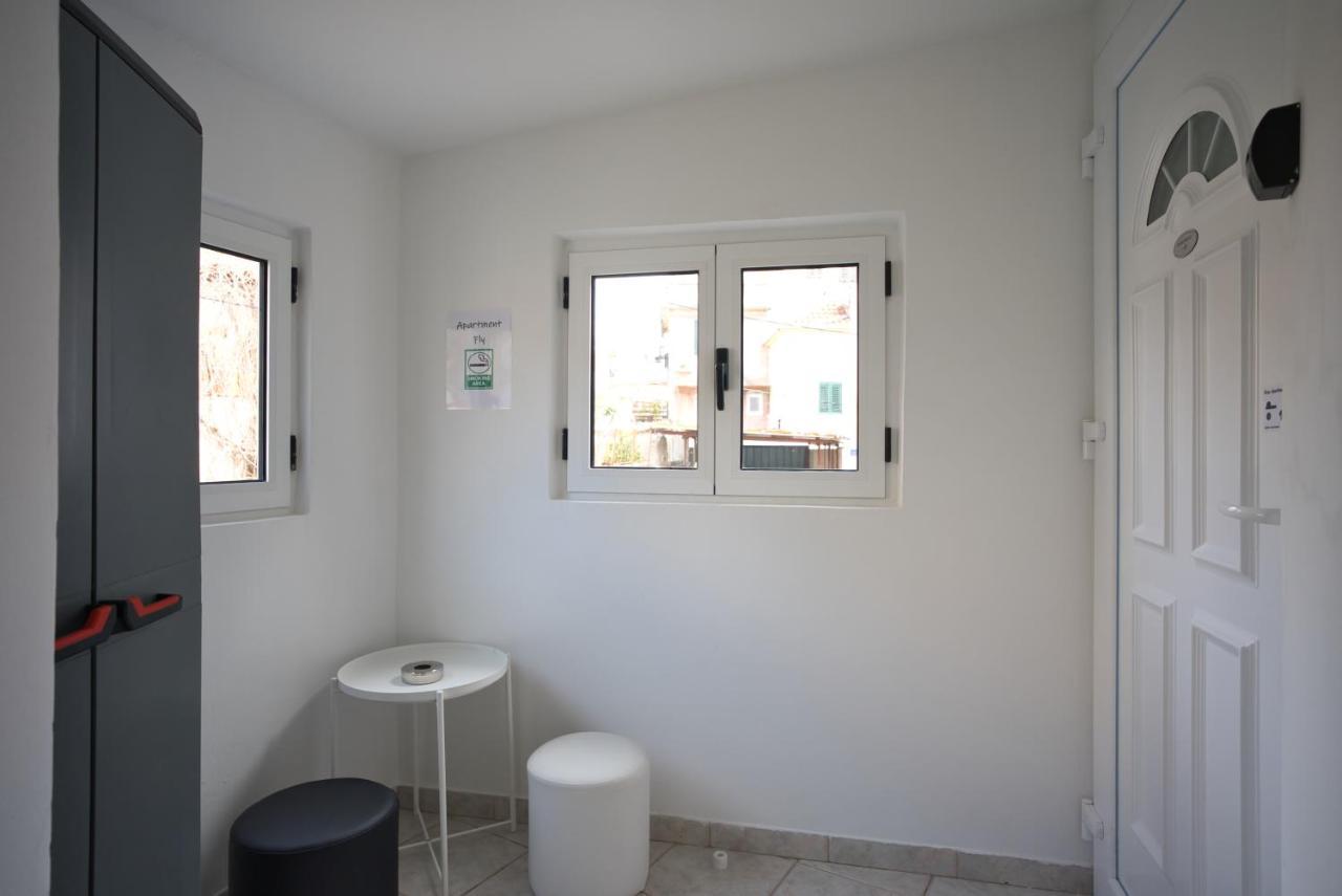 Apartment Fly Split Exterior foto