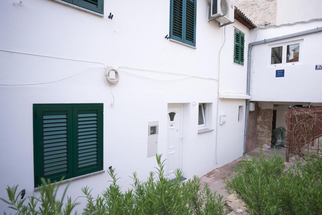 Apartment Fly Split Exterior foto