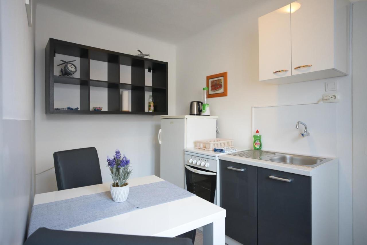 Apartment Fly Split Exterior foto